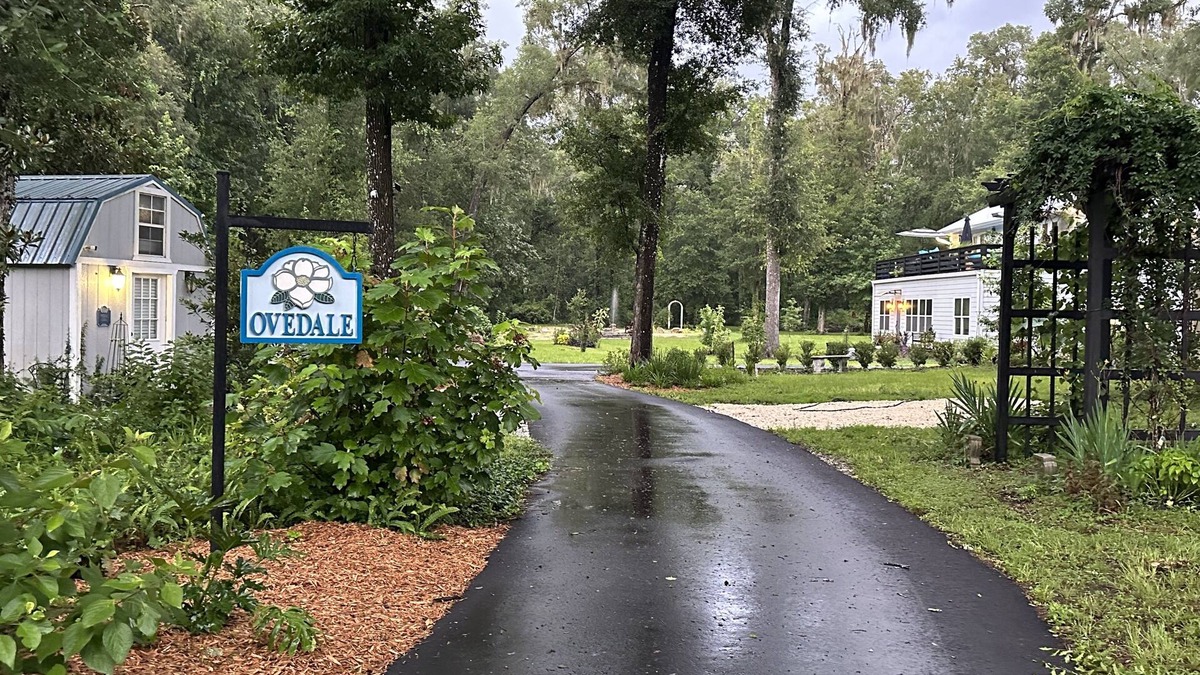 Fellowship Cabin | Ovedale Lodge. A cabin on a three acre estate in Horse Country, Ocala