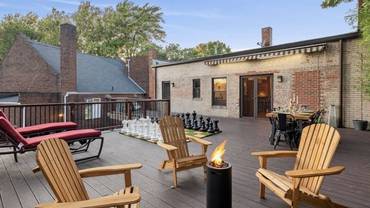 Detroit - Shoreway House | Over 4500 sqft of Luxury living [Billiards table, Arcade room, 5 BR & 4 BA]