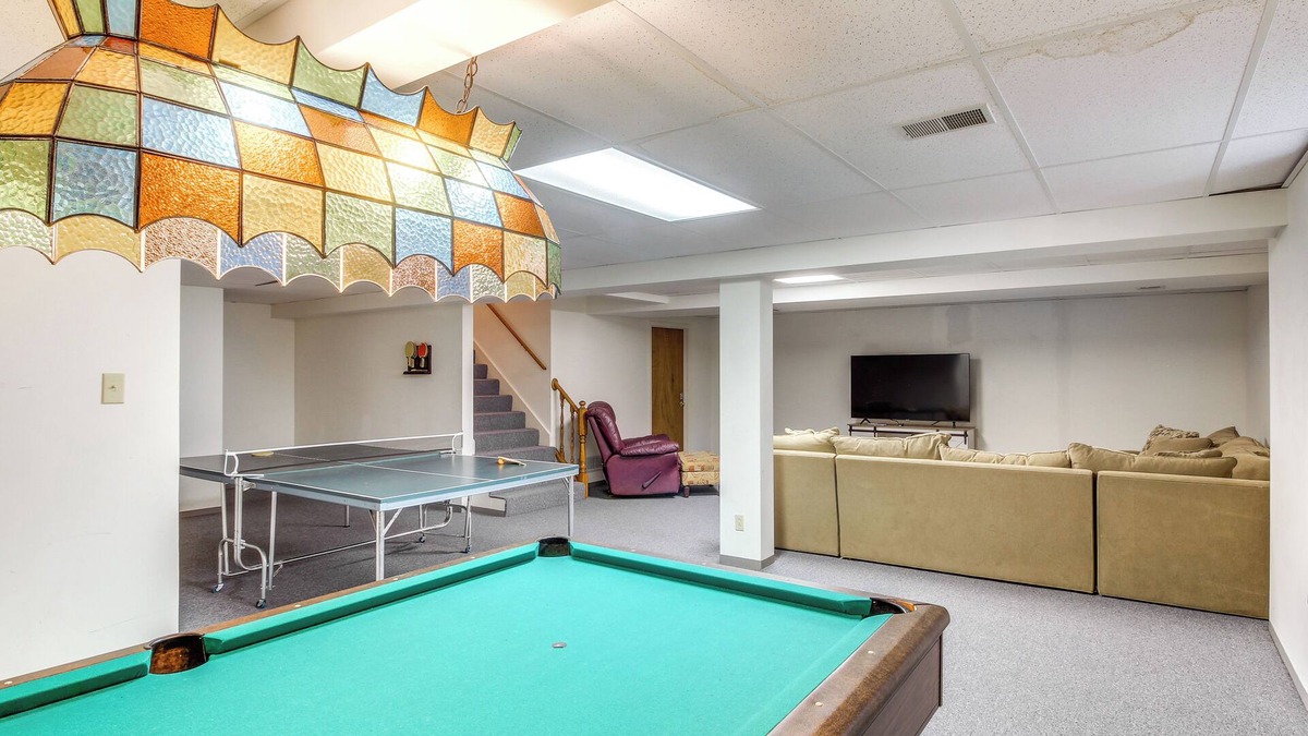 Overland Park House | Overland Park Family Home w/Game Room & Backyard!
