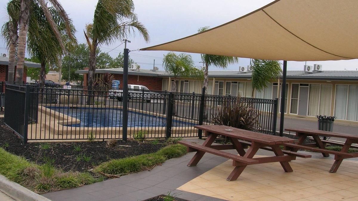 Shepparton Hotel | Overlander Hotel Shepparton