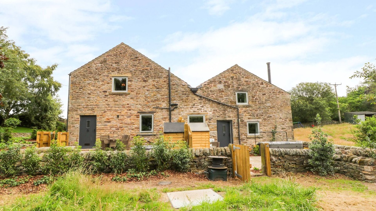 Little Hayfield Cottage | Overlea Cowshed