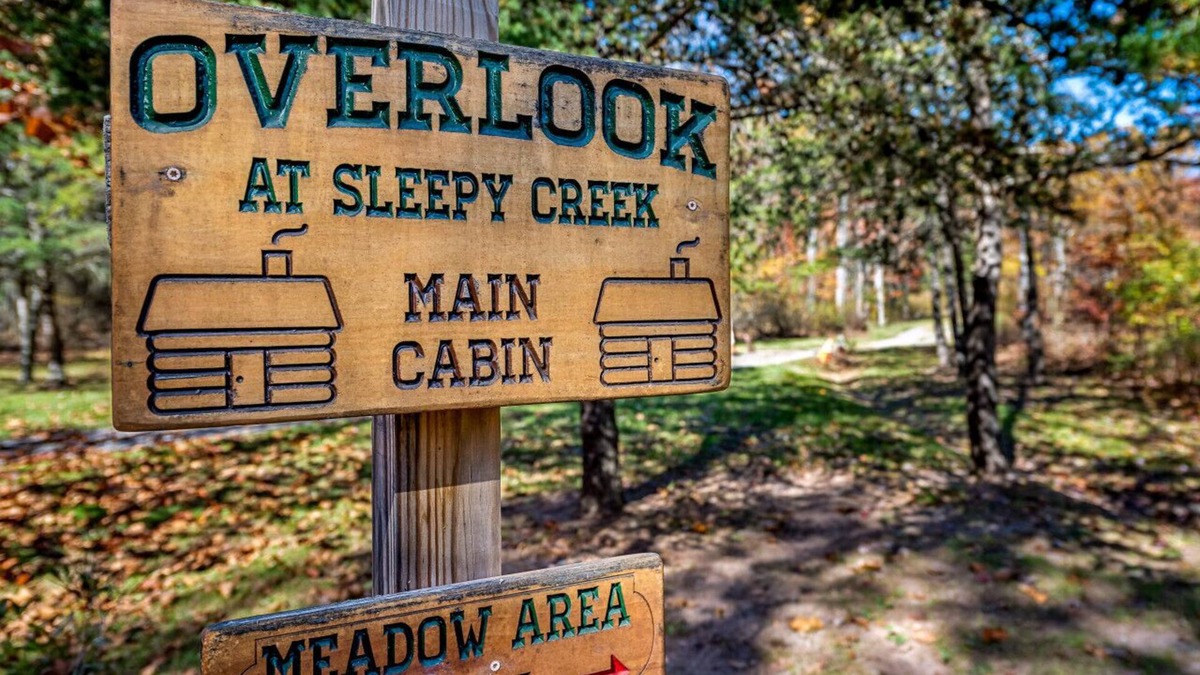 Berkeley Springs Cabin | Overlook at Sleepy Creek -secluded, creek access, grill, wifi, deck, game room