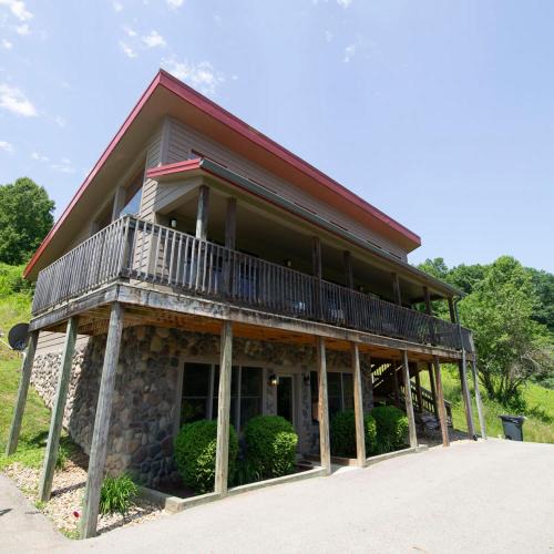 Logan House | Overlook - by The Chalets