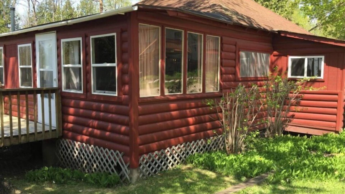 Northome Cabin | Overlook Cabin on Island Lake Pet Friendly Northshore Bay Resort