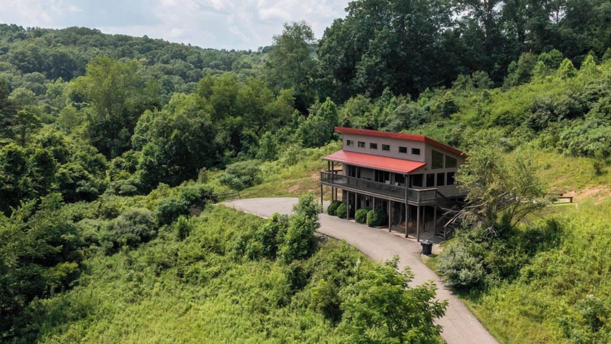 Logan Cabin | Overlook - Hosted by The Chalets