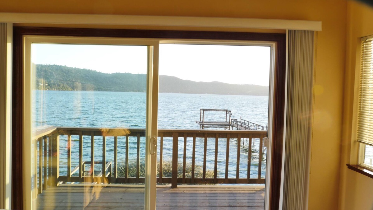 Clearlake Apartment | Overlooking Clearlake From The Living Room