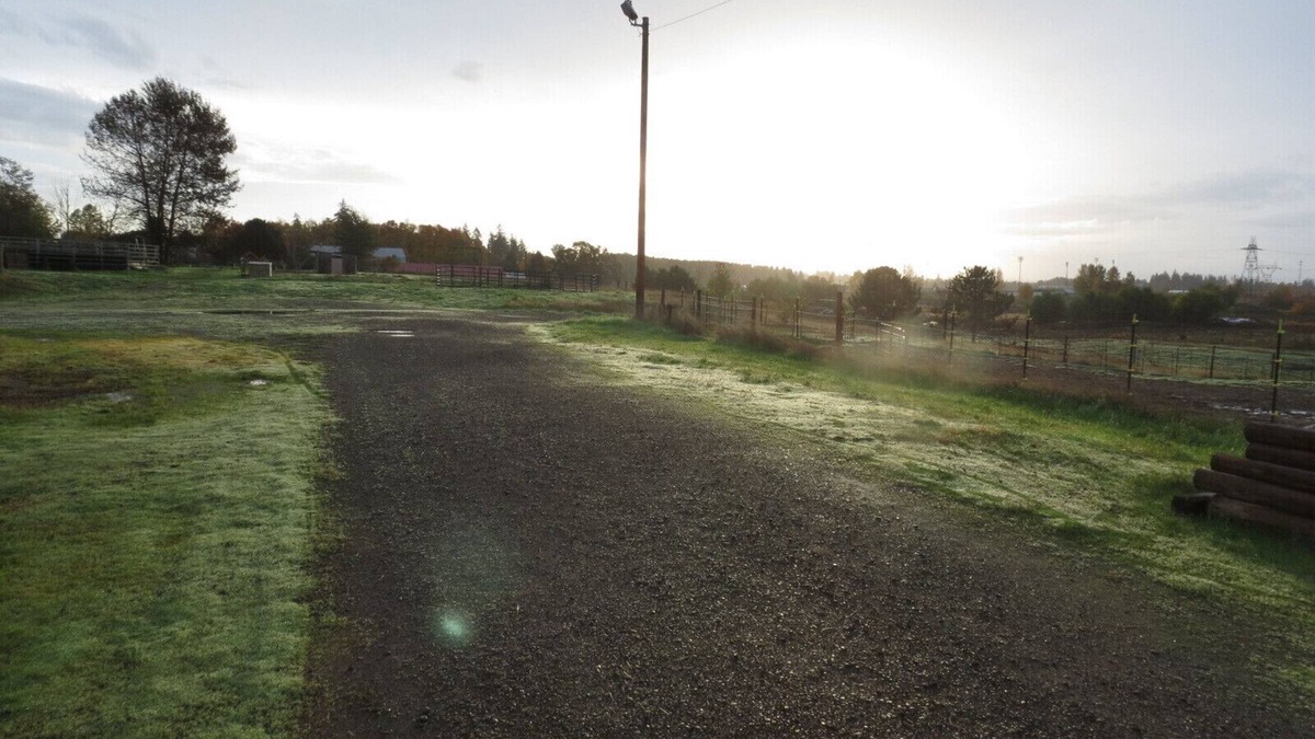 Salem RV Rental | Overnight parking by horse barn in your RV or van.