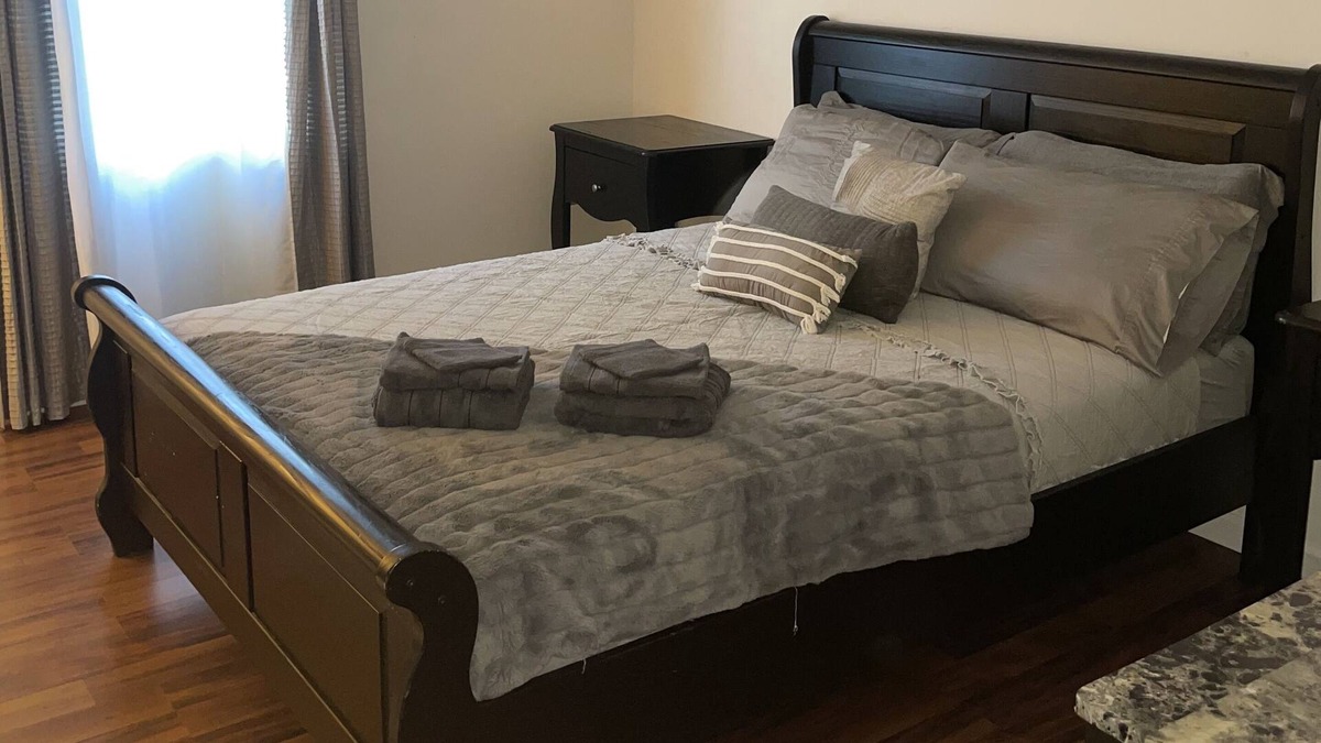 Hicksville Apartment | Oversize1Bedroom near everything !