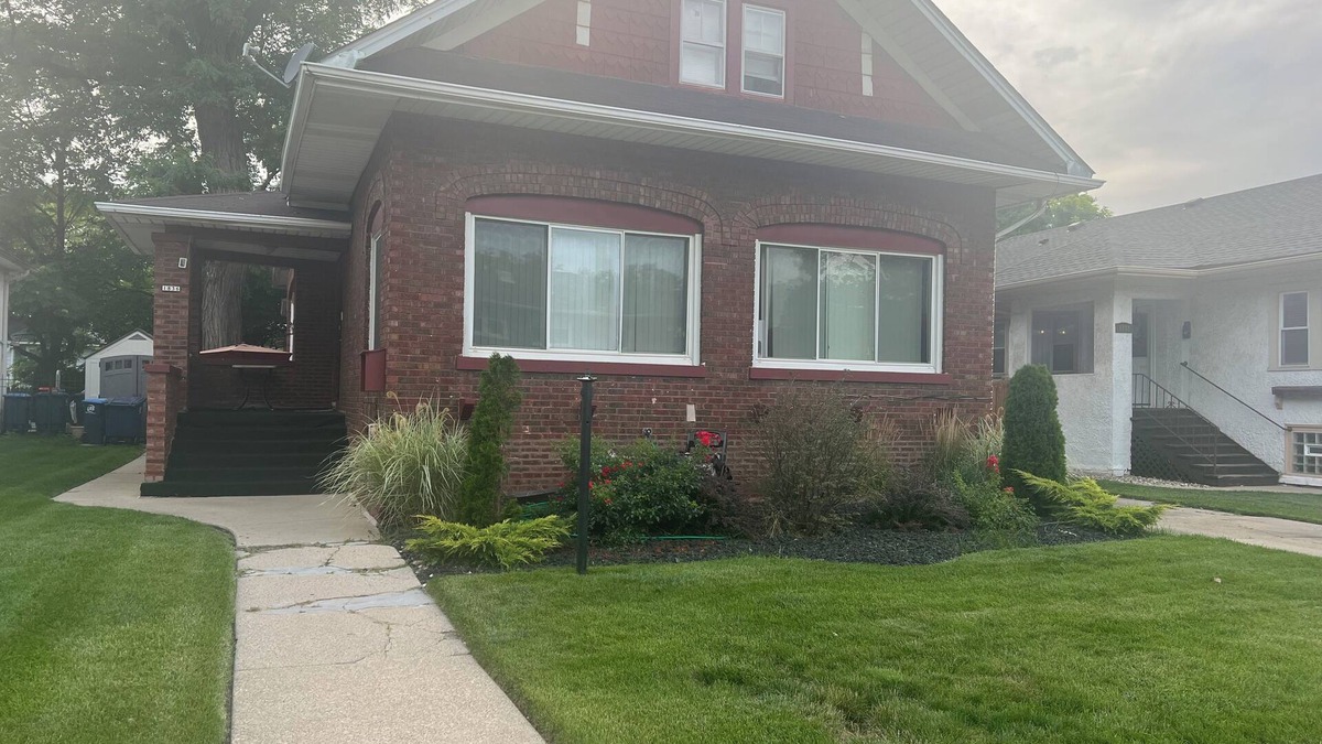 Maywood House | OVERSIZED house located 20min ORD/MDW airports, 15min D/T Chg. 1min to I-290.
