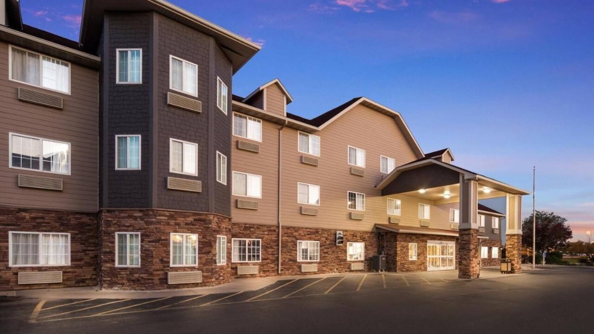 Council Bluffs Hotel | Oversized King Room! With Indoor Pool, Free Parking, Pets are welcome.