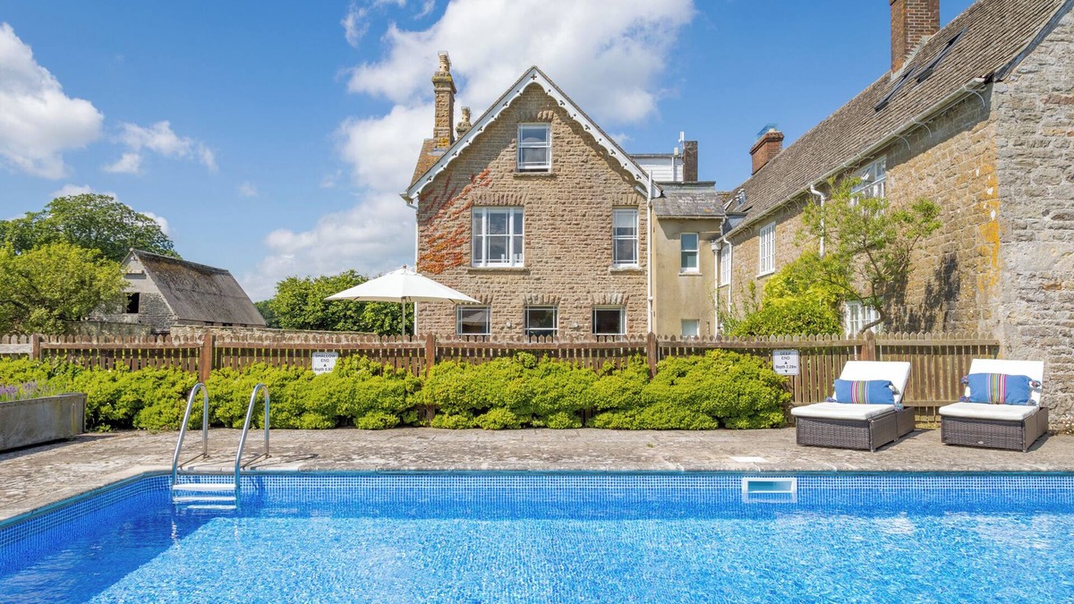 Wroughton Bed & Breakfast | Overtown Manor