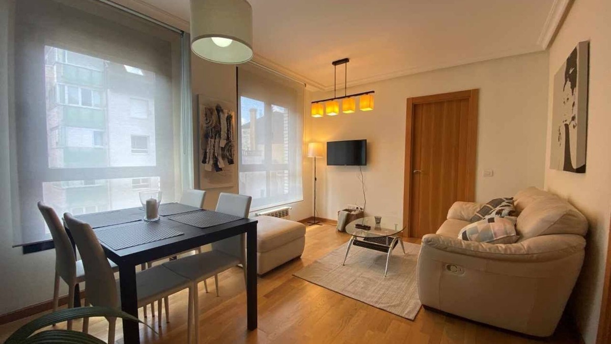 Las Campas y San Claudio Apartment | Oviedo Soja City, apartment minutes from downtown