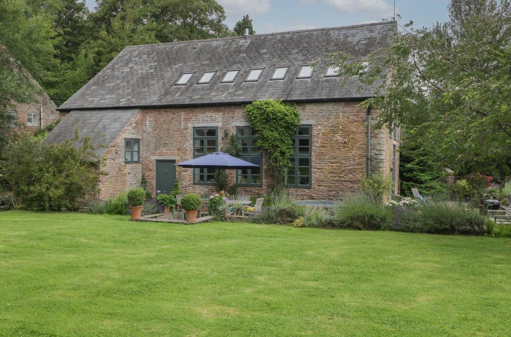 Little Cowarne House | Owl Barn