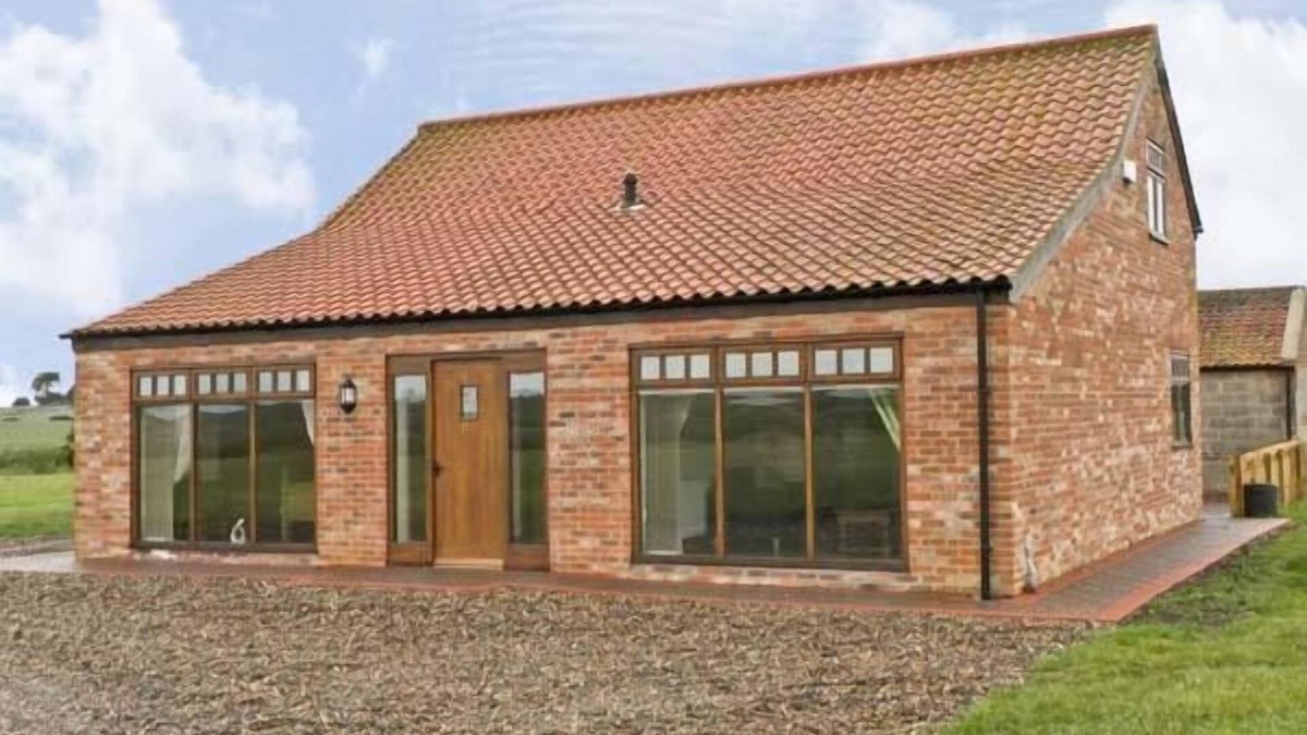 Winestead Cottage | OWL COTTAGE, family friendly, character holiday cottage in Hedon
