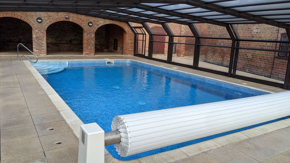 Louth Cottage | Owl Lodge, Covenham Holiday Lodges