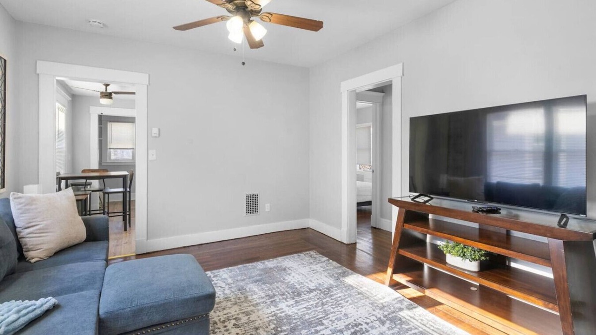 West New Haven Apartment | Owl's Nest - 5BR apartment