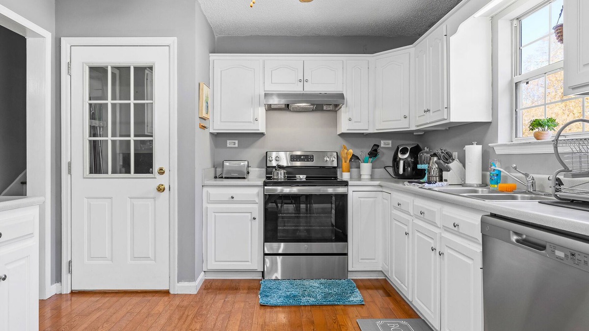Collegedale House | Owl's Nest: Modern Cottage, Spacious Yard