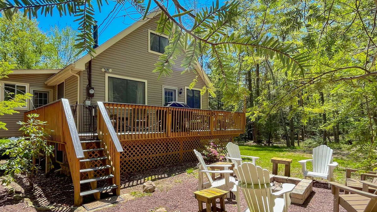Jim Thorpe House | Owl Woods Inn, Jim Thorpe Lake Community, Indoor Hot Tub!