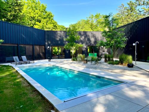Harbert House | Owlwood