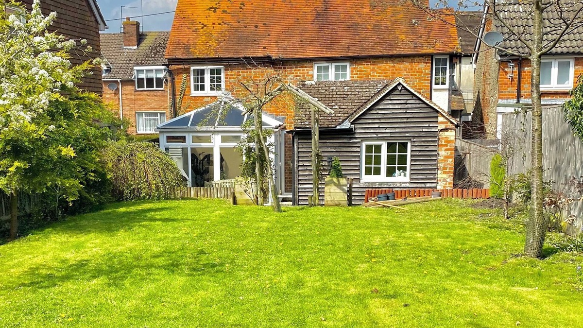 Wantage Cottage | Oxfordshire Village Cottage with Private Garden