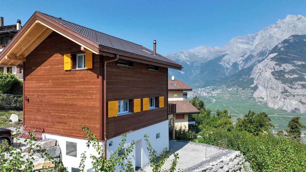 Saint-Pierre-de-Clages House | Oxygène by Interhome