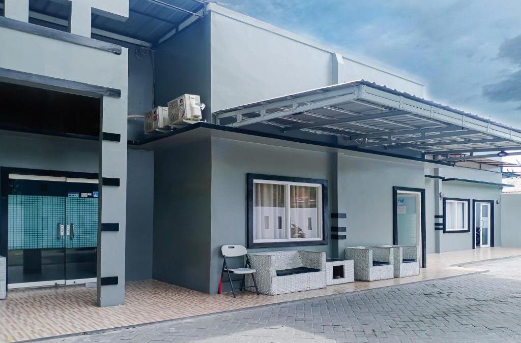 Palu Hotel | OYO 3175 Rich Homestay
