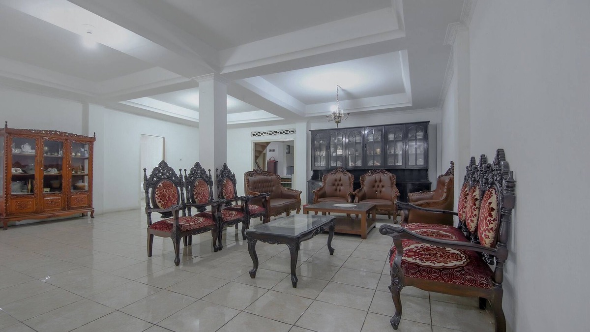 Pagar Alam House | OYO 3242 Penginapan Saa'ada Syariah