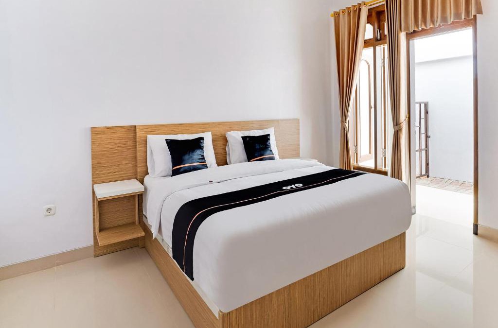 Sinduharjo Hotel | OYO 3384 Banua Raya