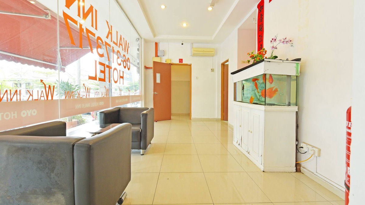 Taman Merdeka Hotel | OYO 582 Hotel Walk Inn