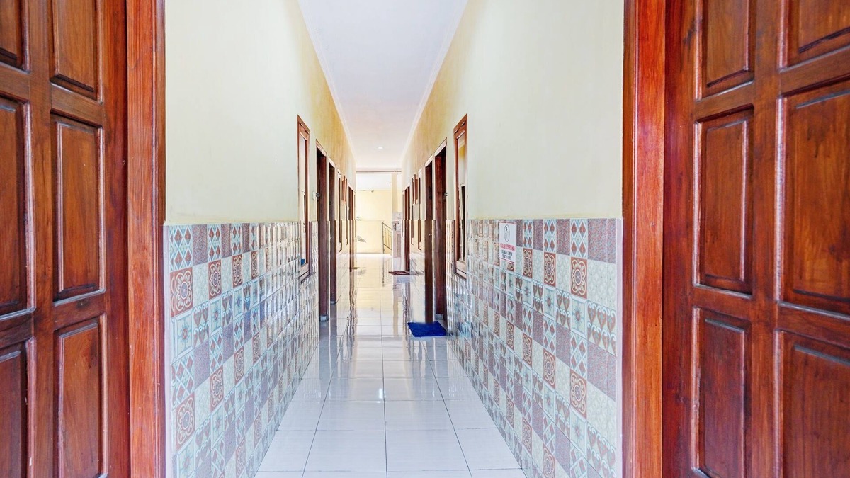 Kediri Hotel | OYO 90234 Dhoho Family Guest House