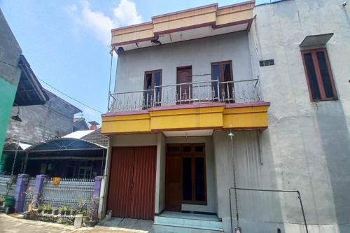 Karanganyar Hotel | OYO 93767 45 Guest House