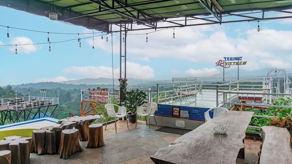 Rajabasa Hotel | OYO 93812 Tebing Vieatnam