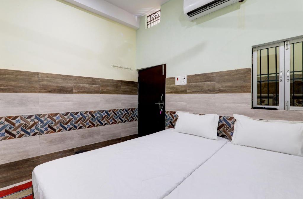 Renukoot Hotel | OYO Balaji Guest House