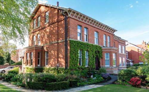 Trafford House | OYO Cornerstone Manor Hotel