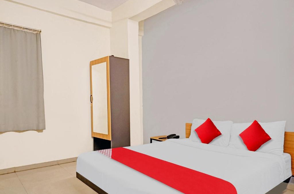 Rajgurunagar Hotel | OYO Flagship Hotel Bluebird