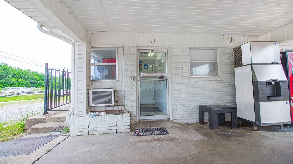 McAlester Hotel | OYO Hotel McAlestar OK S Main St