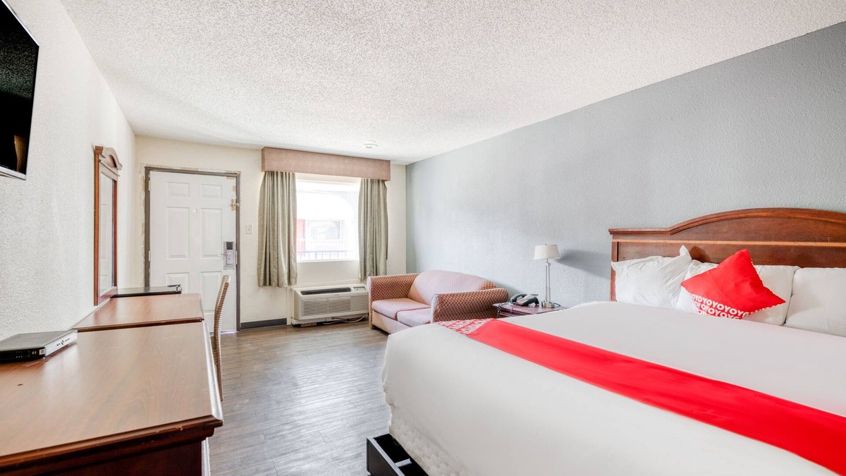 Rosenberg Hotel | OYO Hotel Rosenberg TX I-69