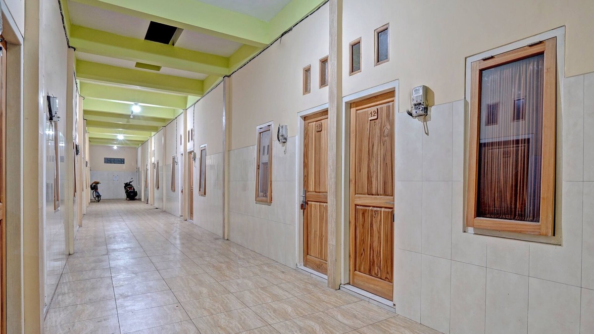 Sidoarjo Hotel | OYO Life 91884 Kost Kusuma Dewi Syariah