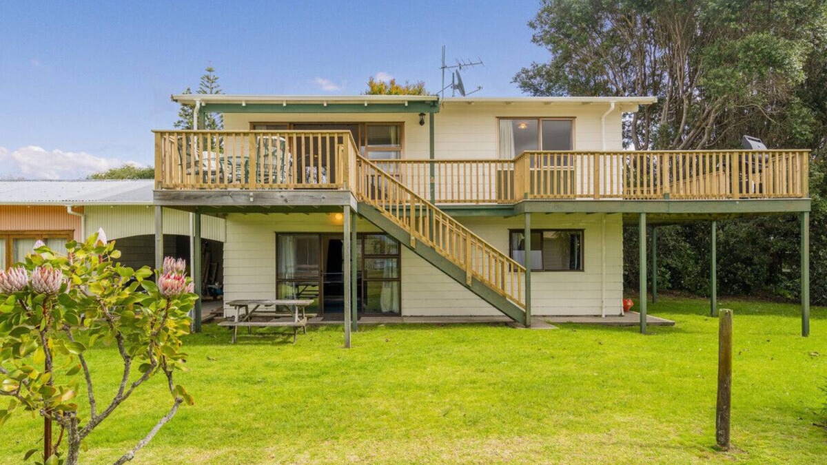 Cooks Beach Cottage | Oyster Bach - Cooks Beach Bach