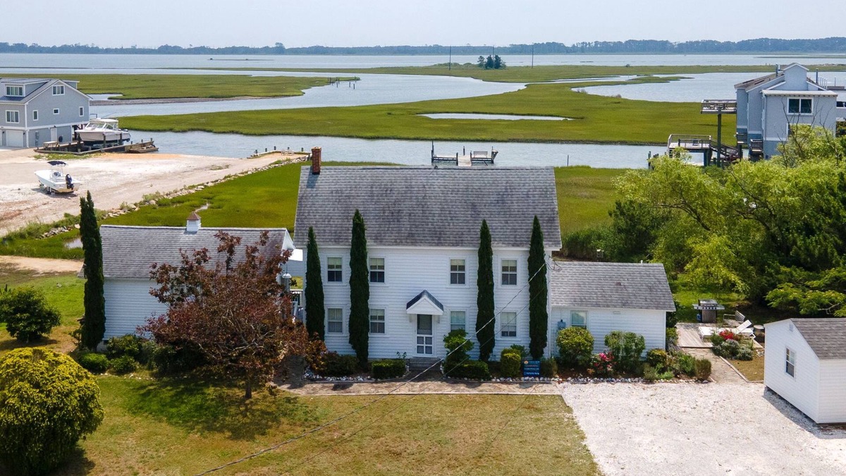 Deep Hole House | Oyster Catcher - Pet friendly; Deep water access!