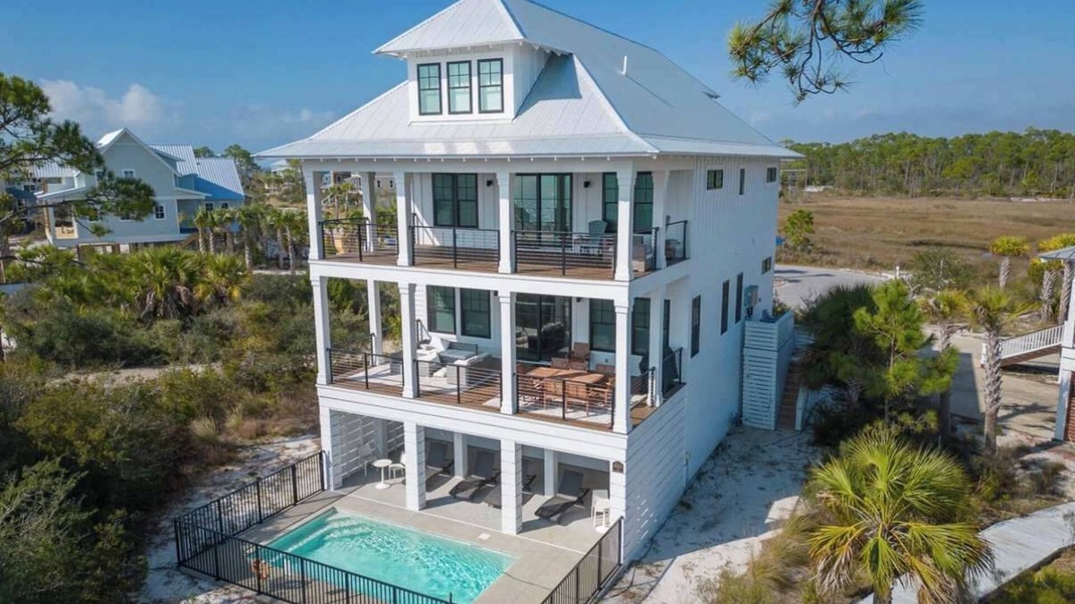 Port St. Joe House | Oyster cove- Beach front -pet friendly -elevator