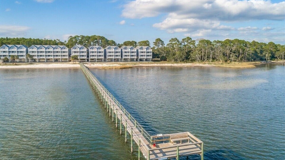 Carrabelle Condo | Oyster Oasis 2BR/2BA Luxury Condo On The Bay
