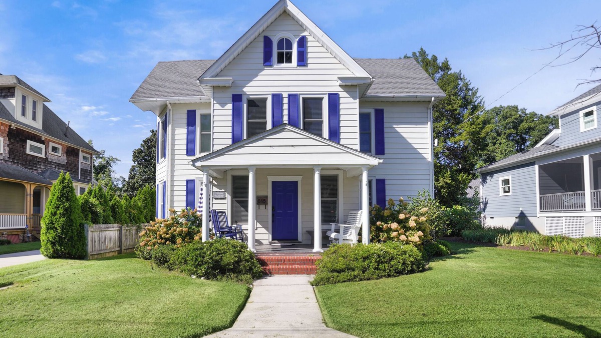 Cape Charles House | Oyster Shack - true gem in heart of downtown!