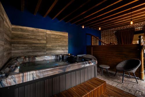 Clef-Vallee-d'Eure Villa | OZ LOVE ROOM JACUZZI privatif