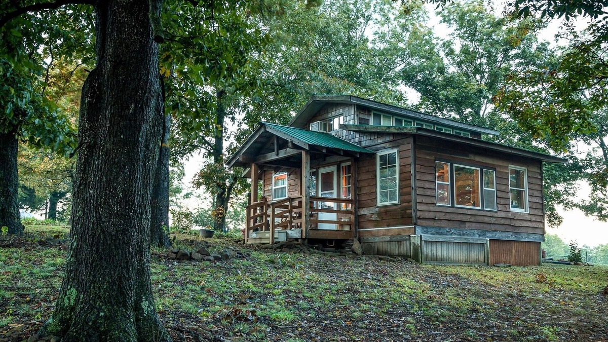 West Fork Cabin | OZARK GEM near Devil’s Den State Park and Fayetteville