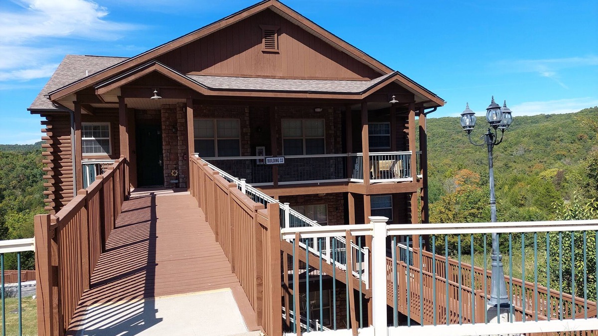 Indian Point Cabin | Ozark Mountain Walk-in Log Cabin by Silver Dollar City & Table Rock Lake!
