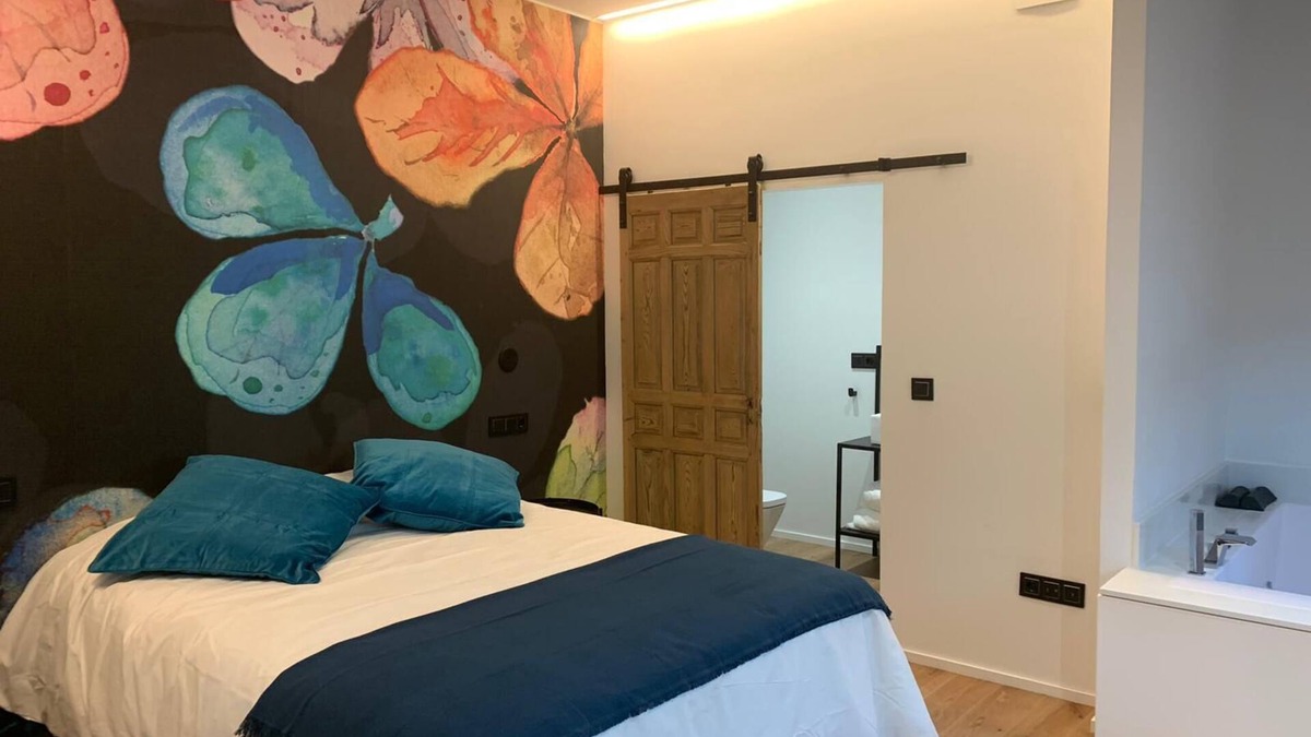 Melida Apartment | Párpados, house with jacuzzi for two people next to Peñafiel