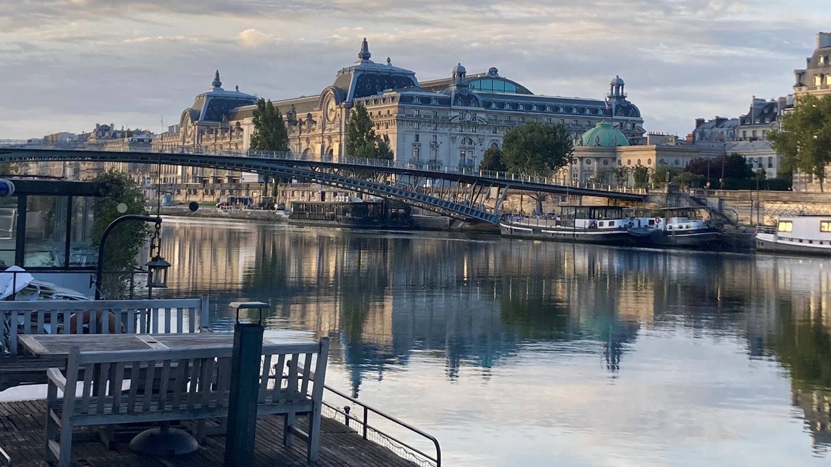 Saint-Germain-l'Auxerrois Boat Rental | Péniche Confortable Dans Environnement Préservé