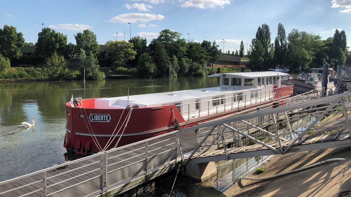 Asnieres-sur-Seine Boat Rental | PÉNICHE LIBERTE
