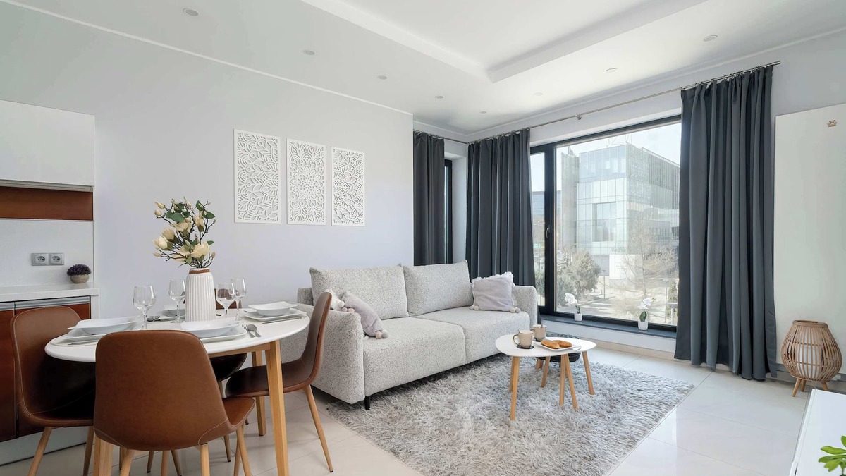 Poznan City Center Apartment | Półwiejska 47 | Modern Apartment | A/C | Desk